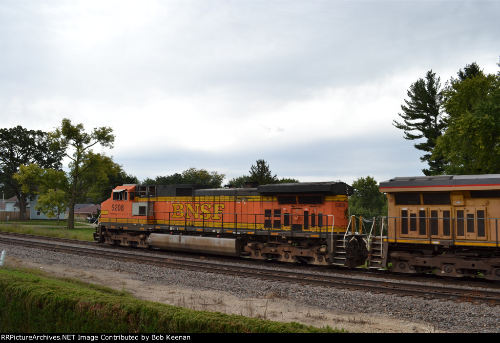 BNSF 5208